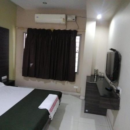 Iroomz Hoysala Residency Bellary Dış mekan fotoğraf