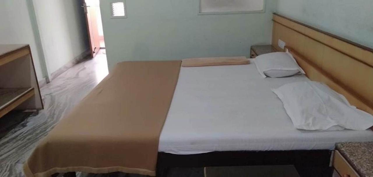 Iroomz Hoysala Residency Bellary Dış mekan fotoğraf