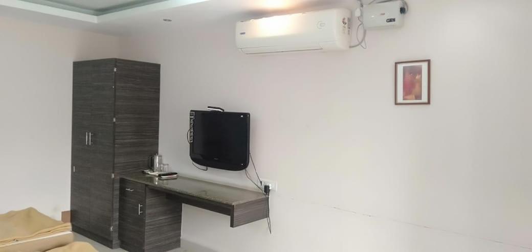 Iroomz Hoysala Residency Bellary Dış mekan fotoğraf