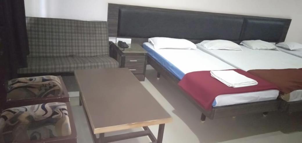 Iroomz Hoysala Residency Bellary Dış mekan fotoğraf