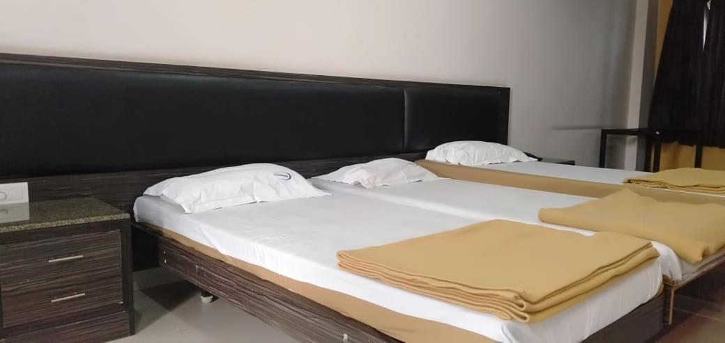 Iroomz Hoysala Residency Bellary Dış mekan fotoğraf