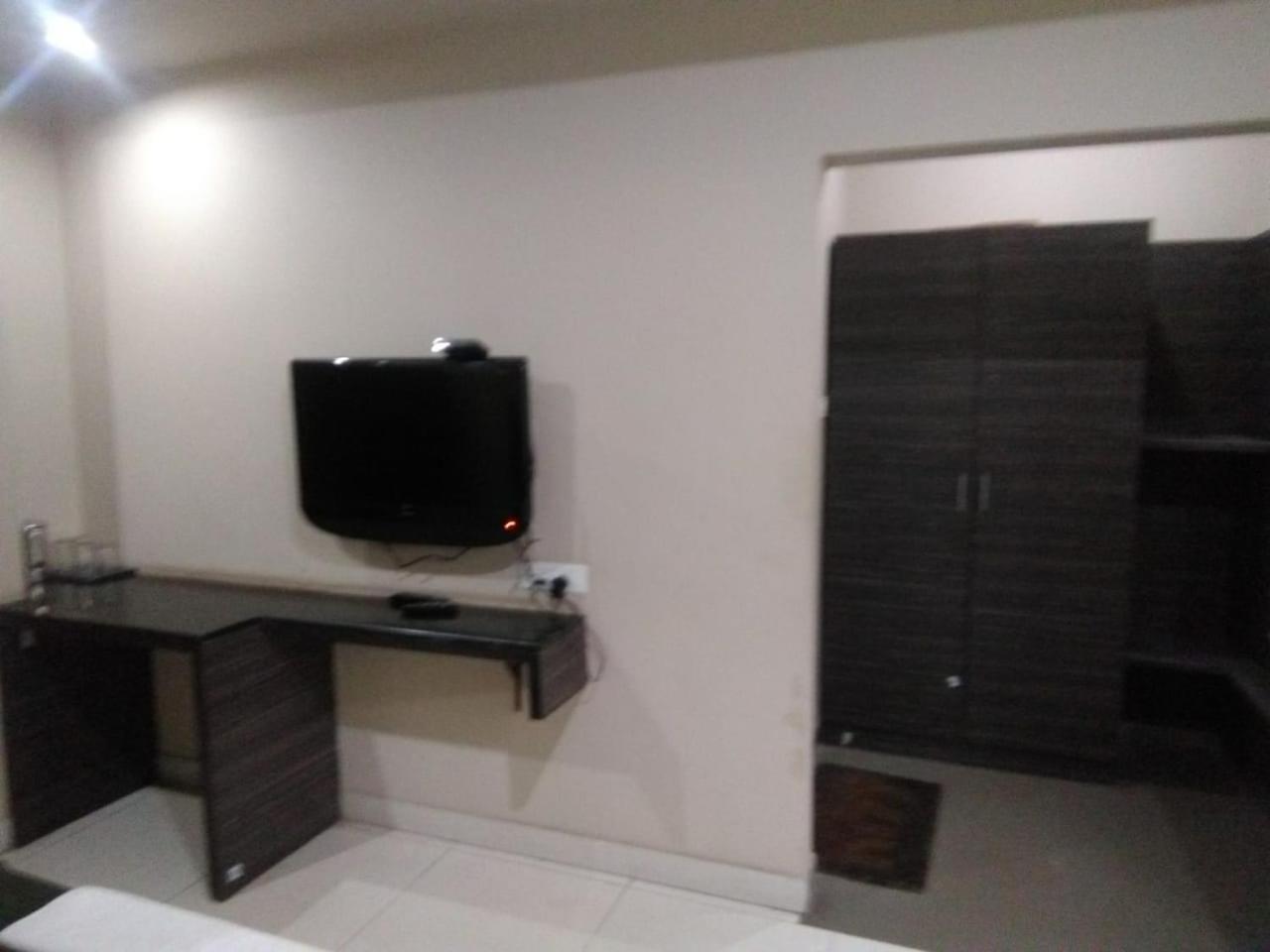 Iroomz Hoysala Residency Bellary Dış mekan fotoğraf